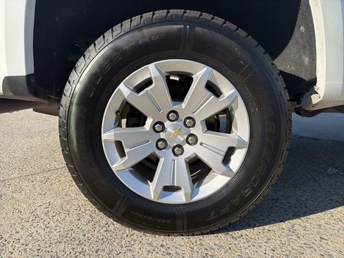 Used 2020 Chevrolet Colorado LT w/ Safety Package image 16