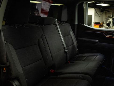 Used 2022 Chevrolet Silverado 1500 LT AWD/4WD image 11