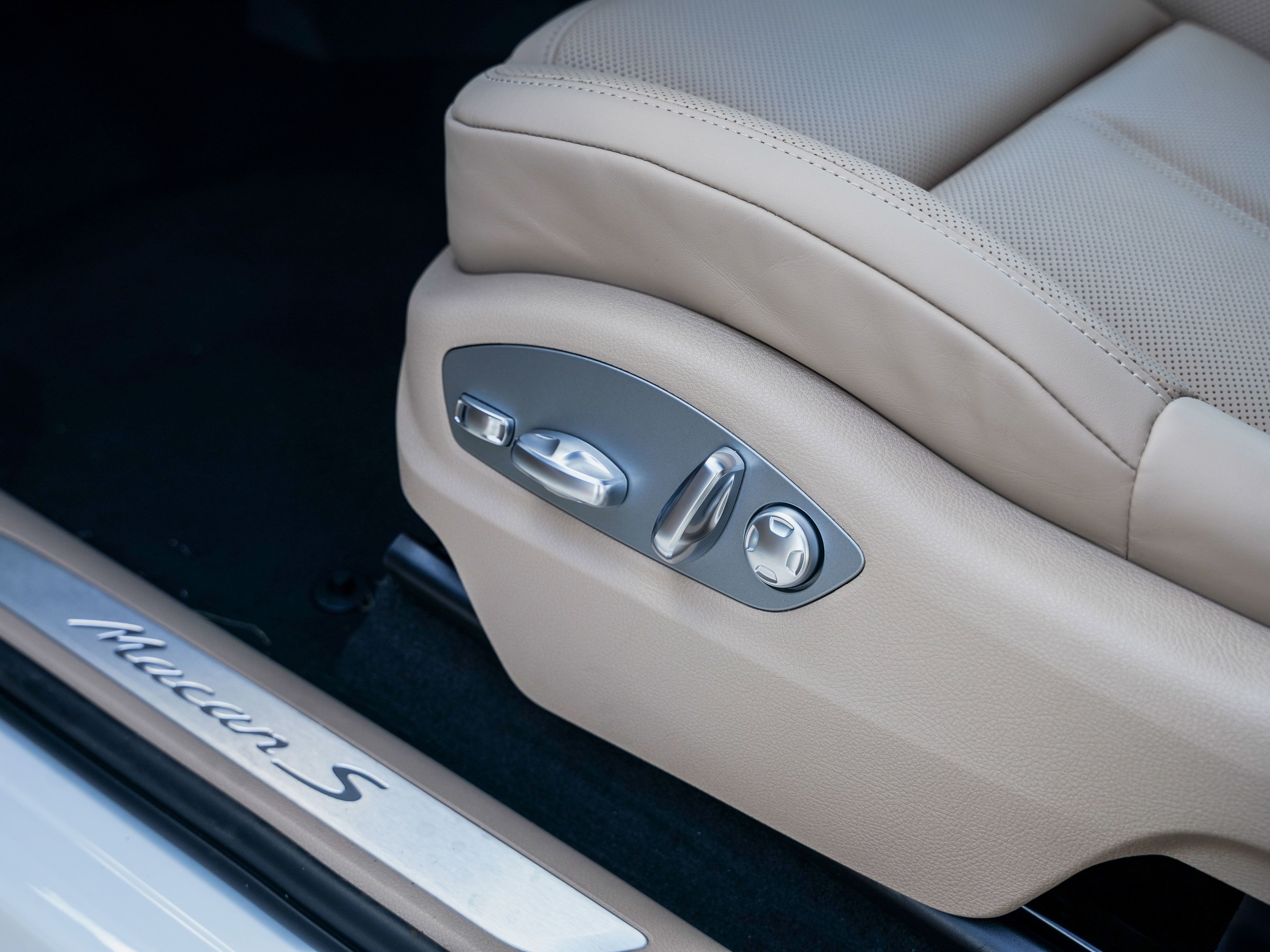 Certified 2026 Porsche Macan S AWD/4WD image 17