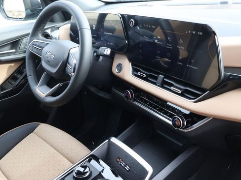 New 2026 Chevrolet Equinox ACTIV w/ Convenience Package III image 46