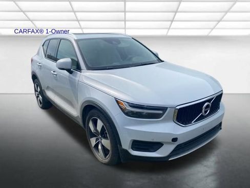 Used 2020 Volvo XC40 T5 Momentum image 6