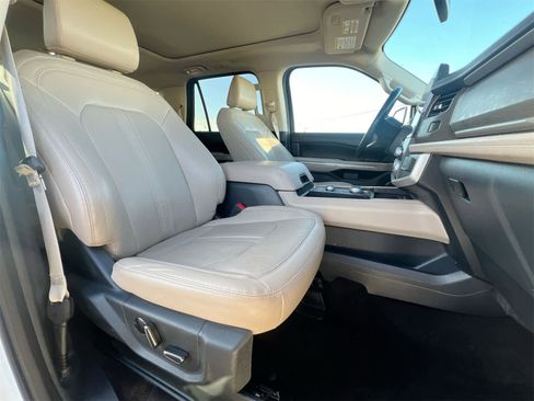 Used 2022 Ford Expedition Max Limited image 21