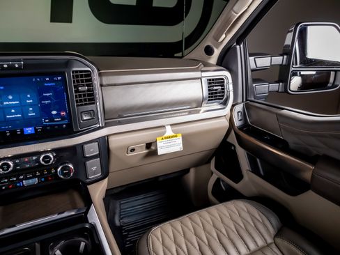 Used 2026 Ford F350 Platinum w/ Platinum Plus Package image 7