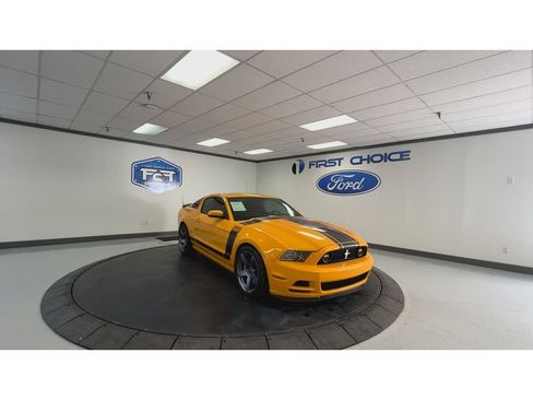 Used 2013 Ford Mustang Boss 302 w/ Boss 302 Accessory Pkg image 4