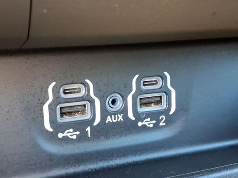 Used 2022 RAM 1500 Laramie w/ Sport Appearance Package AWD/4WD image 13