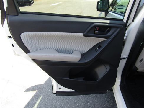 Used 2017 Subaru Forester 2.5i Premium w/ Popular Package #2A image 26