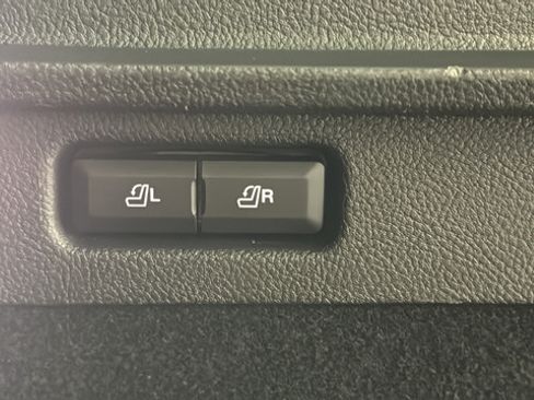 Used 2025 Lincoln Corsair Grand Touring w/ Equipment Group 301A AWD/4WD image 30