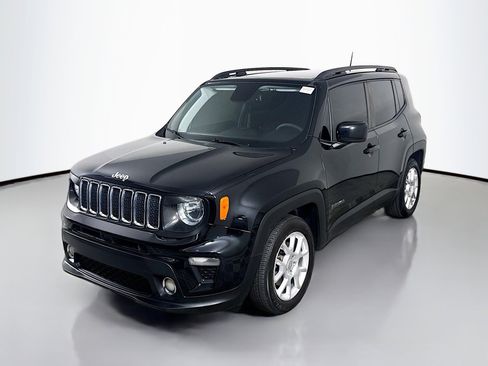 Used 2020 Jeep Renegade Latitude w/ Safety & Security Group II image 4