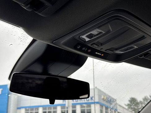 Used 2025 Chevrolet Silverado 1500 LT image 27