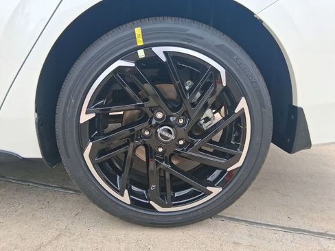 New 2026 Nissan Sentra SR w/ Floor Mat Package FWD image 30