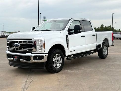 Used 2025 Ford F250 XLT w/ FX4 Off-Road Package AWD/4WD image 3