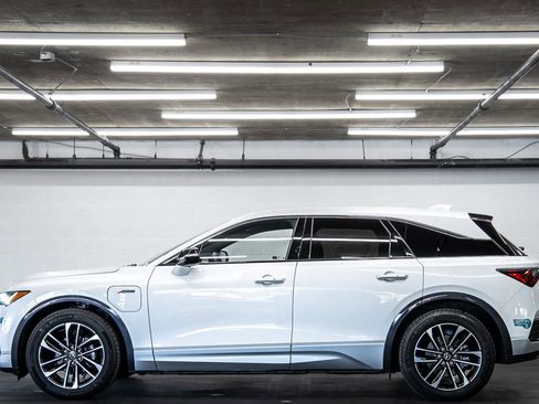 Certified 2024 Acura ZDX A-Spec image 2