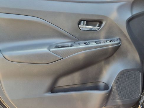 Used 2025 Nissan Versa SV FWD image 10