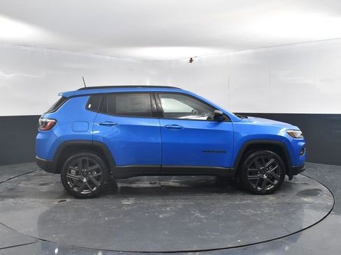 New 2026 Jeep Compass Latitude image 11