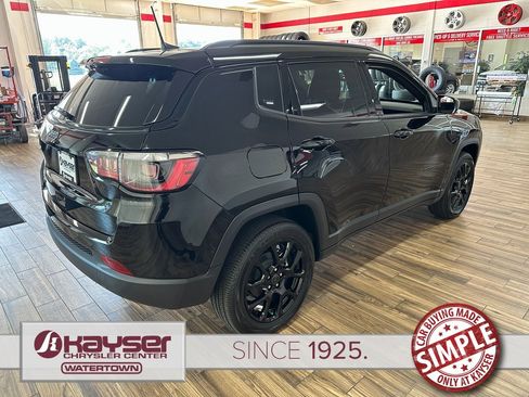 New 2026 Jeep Compass Latitude image 5