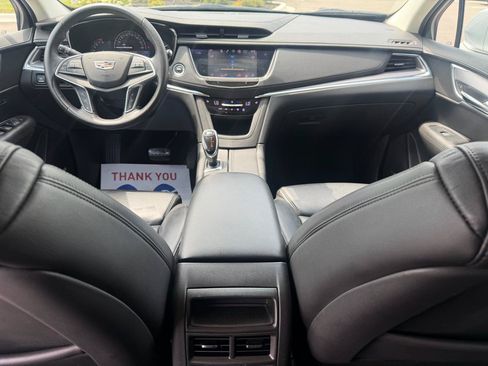 Used 2017 Cadillac XT5 Luxury w/ Driver Awareness Package AWD/4WD image 10