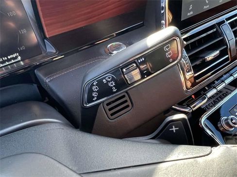 Certified 2021 Lincoln Navigator Reserve w/ Luxury Package image 29