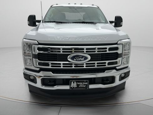 New 2026 Ford F250 XLT w/ FX4 Off-Road Package AWD/4WD image 3