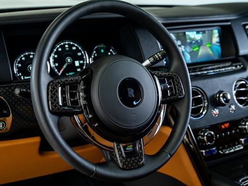 Used 2022 Rolls-Royce Cullinan Black Badge AWD/4WD image 32