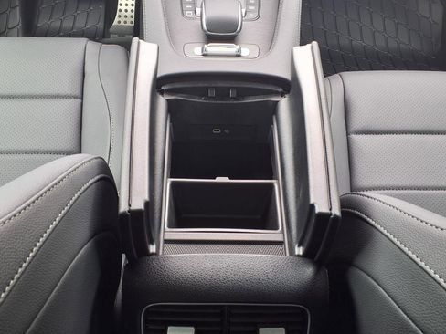 Used 2025 Mercedes-Benz GLS 450 4MATIC image 18