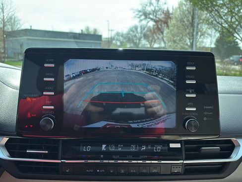 Used 2024 Toyota Sienna XLE image 26