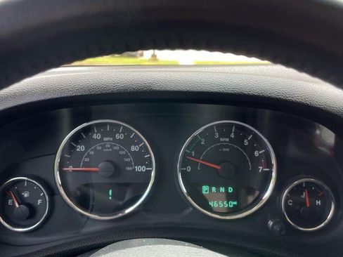 Used 2018 Jeep Wrangler Unlimited Sahara w/ Connectivity Group AWD/4WD image 15