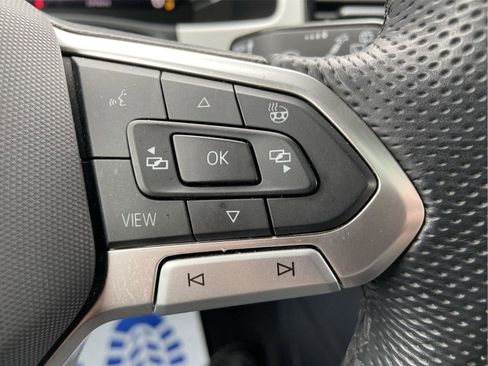 Used 2022 Volkswagen Atlas Cross Sport SEL R-Line AWD/4WD image 21