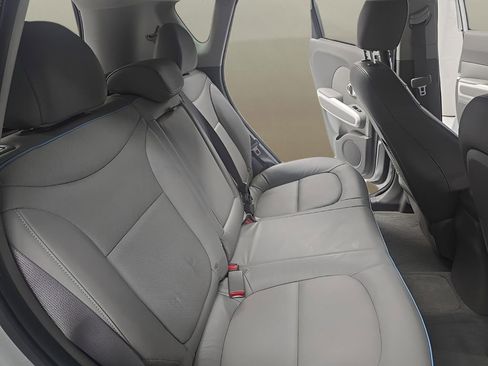 Used 2017 Kia Soul EV + w/ Sun & Fun Package image 18