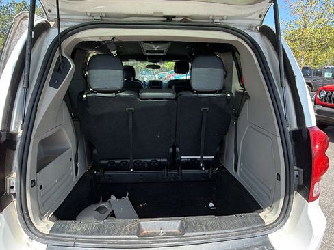 Used 2016 Dodge Grand Caravan SXT FWD image 13