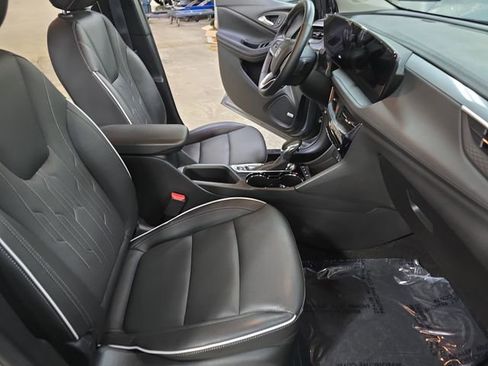 Used 2024 Buick Encore GX Avenir w/ Avenir Technology Package image 12