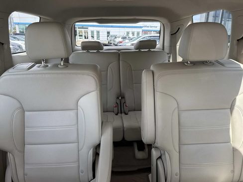 Used 2023 GMC Acadia Denali FWD image 10