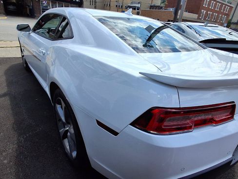 Used 2015 Chevrolet Camaro SS w/ Commemorative Special Edition RWD image 4