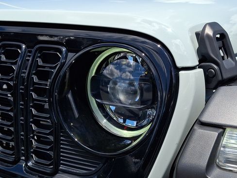 Used 2024 Jeep Wrangler Unlimited Sport AWD/4WD image 9