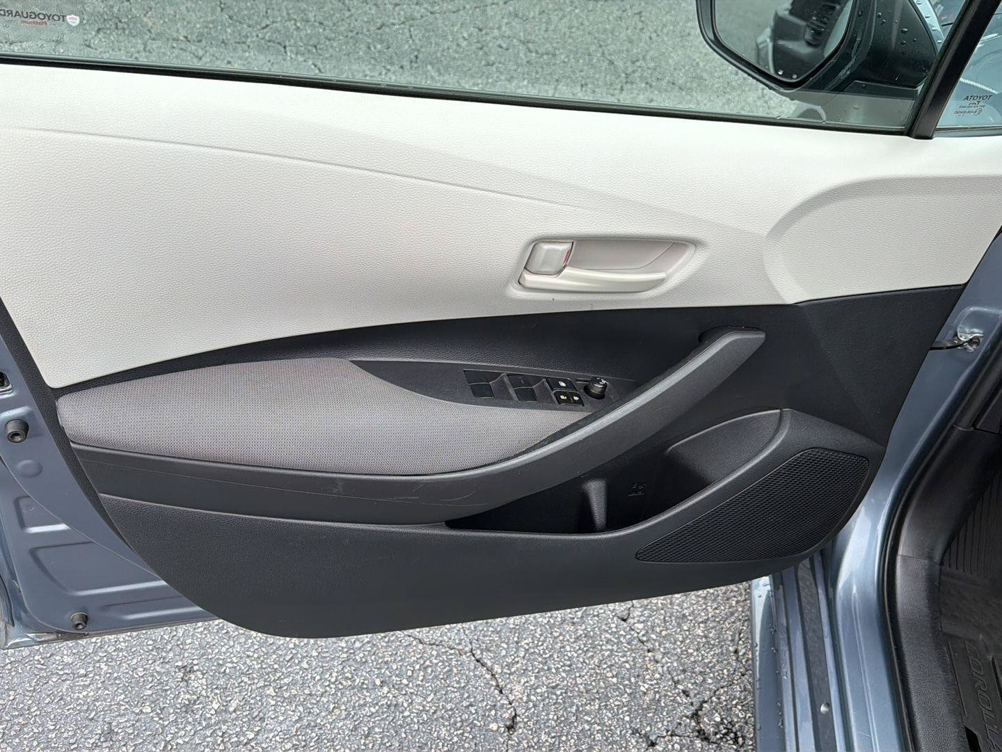 Used 2024 Toyota Corolla LE FWD image 16