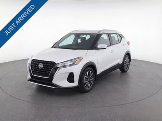 Used 2023 Nissan Kicks SV video 1