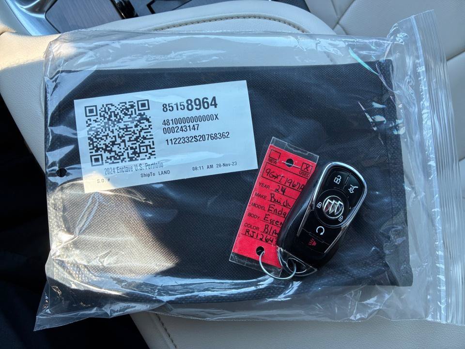 Used 2024 Buick Enclave Essence w/ Experience Buick Package AWD/4WD image 37