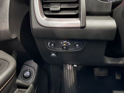 Certified 2024 GMC Terrain AT4 AWD/4WD image 24