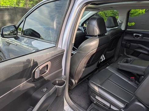 Used 2021 Kia Sorento S w/ Panoramic Sunroof Package AWD/4WD image 24
