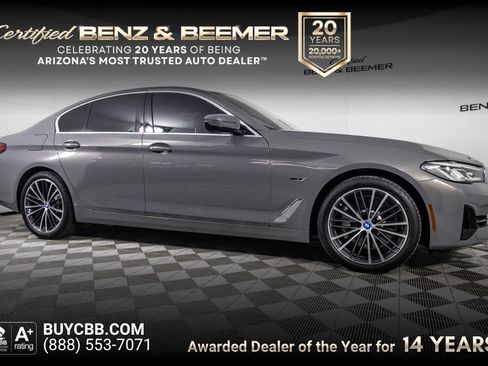 Used 2022 BMW 530e w/ Premium Package RWD image 1