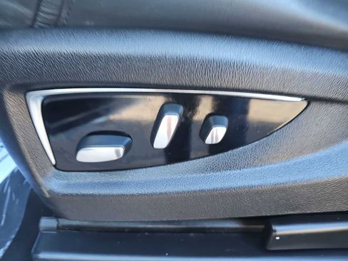 Used 2017 Cadillac Escalade ESV Luxury image 40