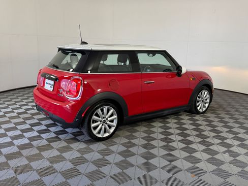 Used 2019 MINI Cooper 2-Door Hardtop FWD image 9