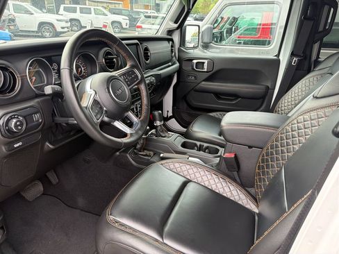Used 2023 Jeep Gladiator Overland AWD/4WD image 4