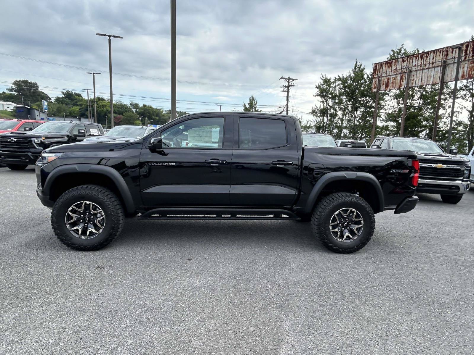 New 2026 Chevrolet Colorado ZR2 w/ Technology Package AWD/4WD image 8