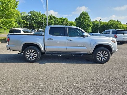 Used 2023 Toyota Tacoma Limited AWD/4WD image 8