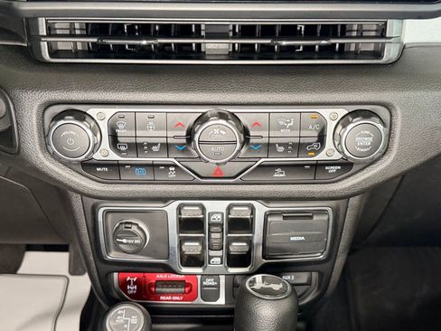 Used 2025 Jeep Wrangler Unlimited Sport S 4xe AWD/4WD image 12