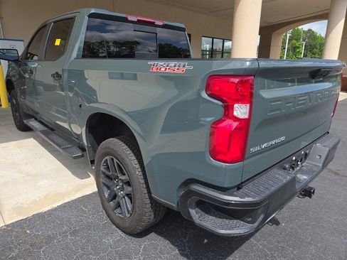 Used 2025 Chevrolet Silverado 1500 LT Trail Boss w/ Convenience Package II AWD/4WD image 4