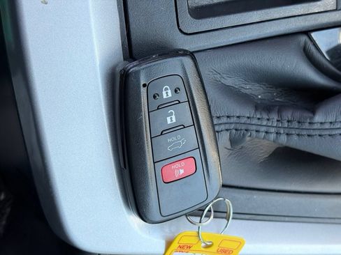 Used 2025 Toyota RAV4 XLE w/ Convenience Package FWD image 15