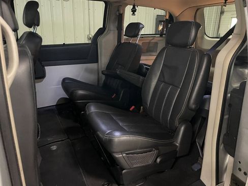 Used 2010 Chrysler Town & Country Touring Plus FWD image 14
