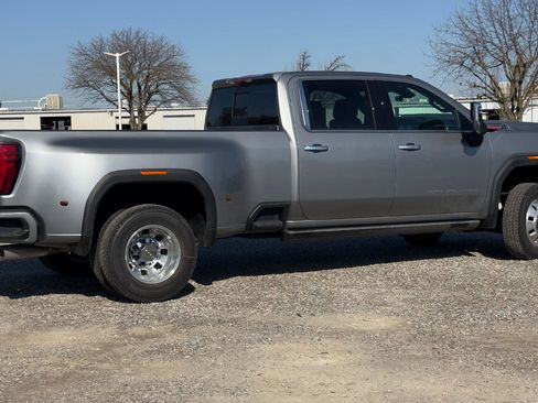New 2026 GMC Sierra 3500 Denali w/ Denali Reserve Package image 3