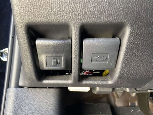 Used 2025 Toyota RAV4 LE FWD image 28